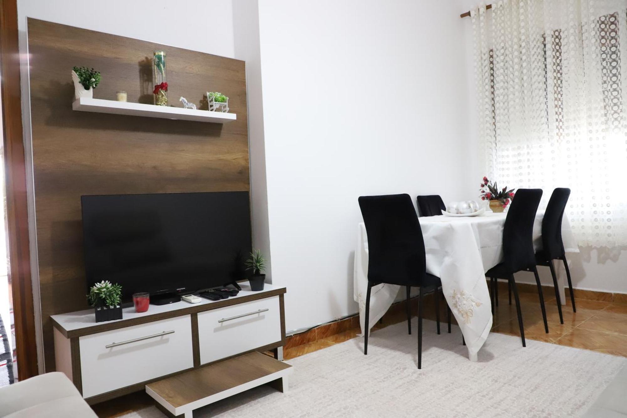 Apartment Xheison Berat Exteriör bild